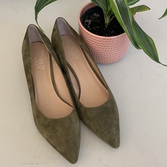 Franco Sarto ‘Callan’ Pointed Toe Pump green suede leather EUC - Picture 2 of 16